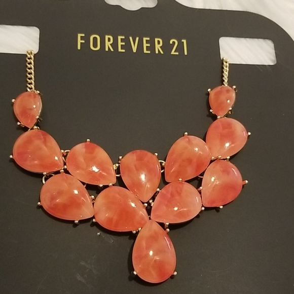 Statement necklaces - Picture 2 of 3